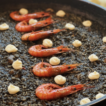 Arròs Negre: El Sabor Intens del Mar